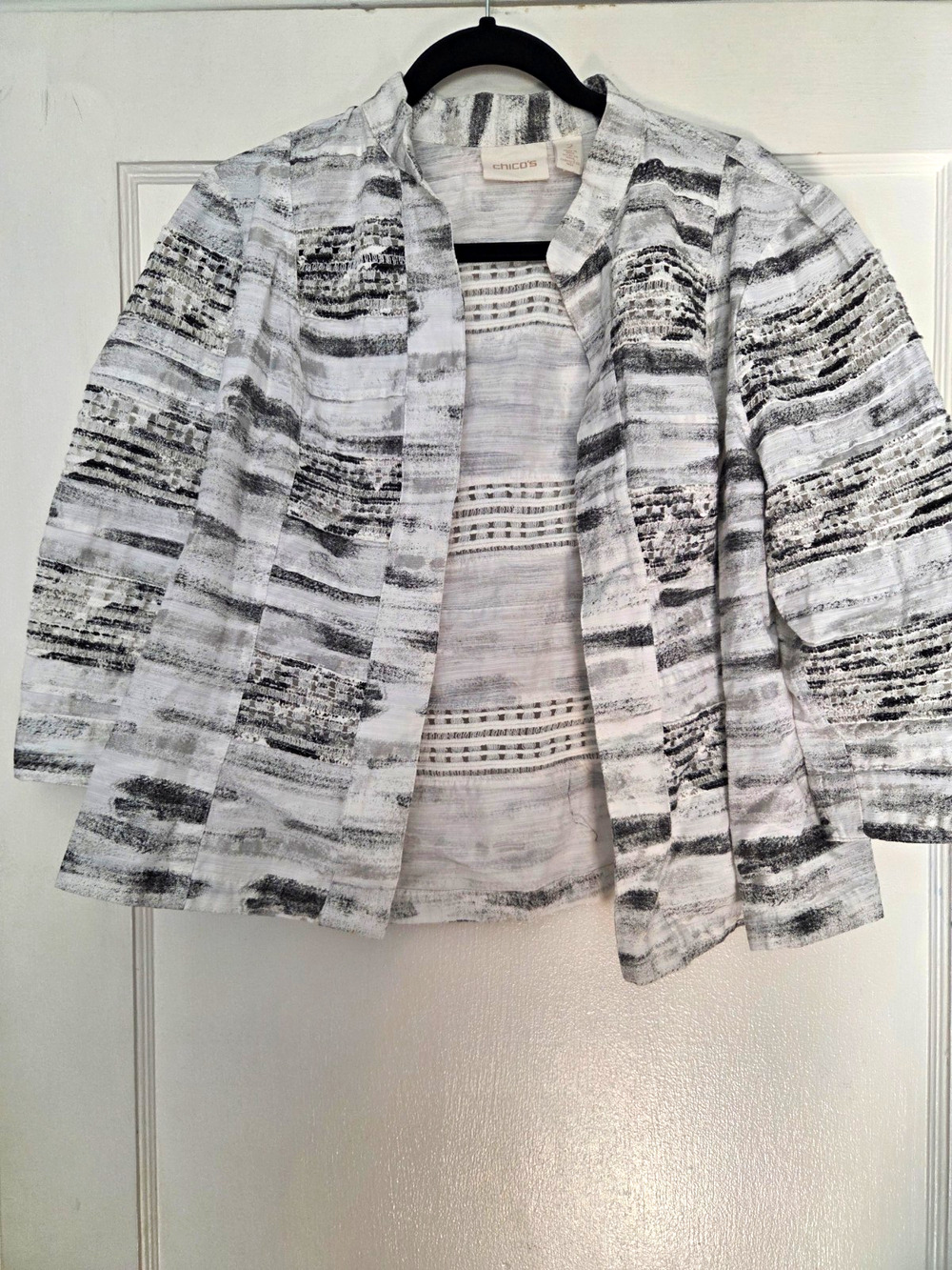 Chico’s Women’s 2/L Abstract Print Open Front Jacket White/Gray/Black 3/4 Sleeve